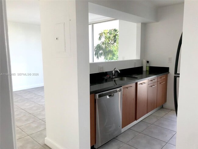 Photo - 700 NE 63rd St Unidad D503
