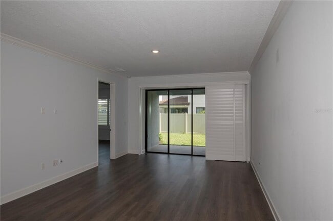 2352 Kestrel Perch Pl