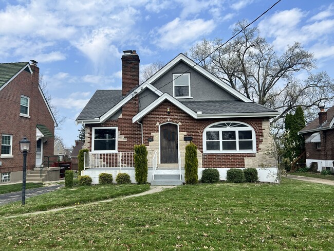 Building Photo - 5194 Sidney Rd