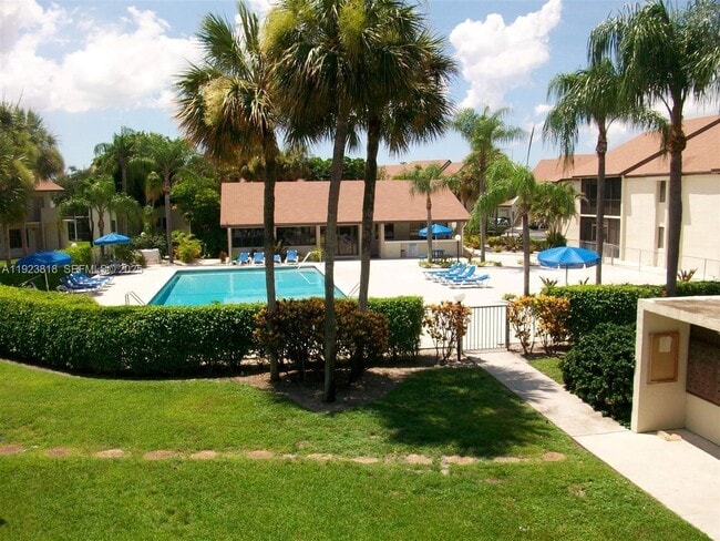 Photo - 5494 Courtyard Dr Unit 5494