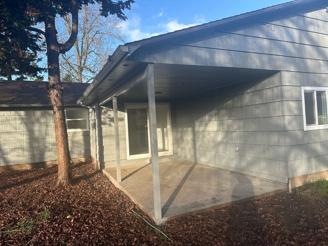 Photo - Updated 3 bedroom 1 bath home with large yard!