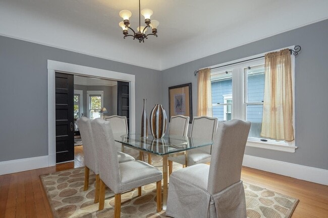 Photo - 391 N 12th St