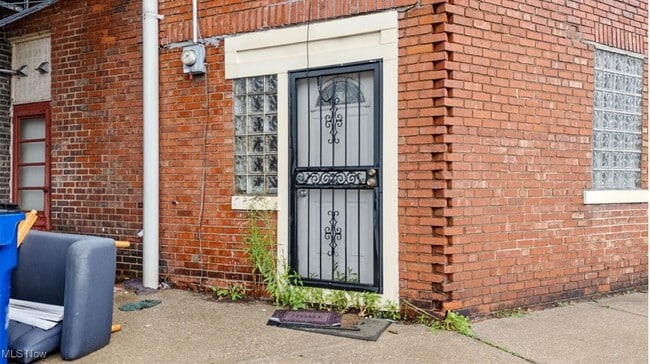 Building Photo - 15300 Waterloo Rd Unit 4 - Efficiency