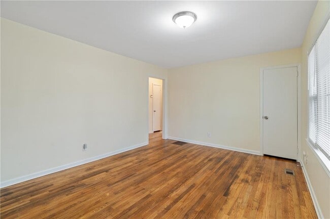 Photo - 681 Toliver St NE