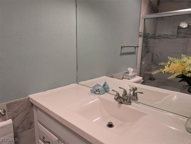 Photo - 4940 Vincennes St Unit 204