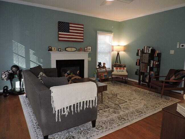 Photo - Call Linda 804-642-2106 or linda@vacosold.com