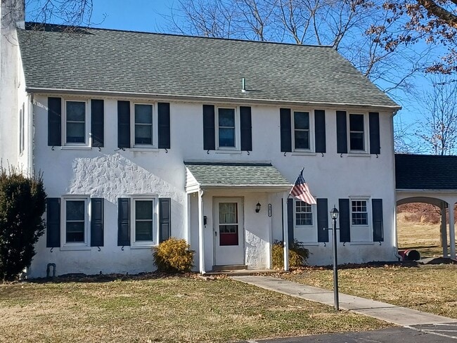 Photo - 311 Main St