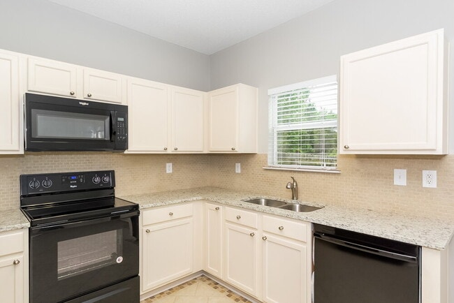 Photo - 1604 Thornwick Trace