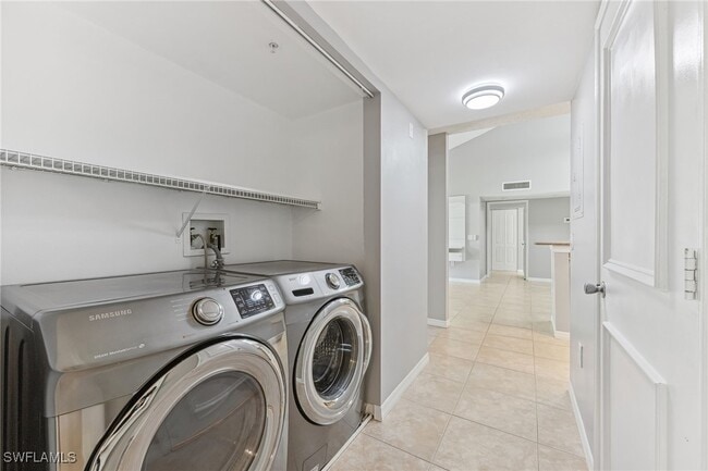 Building Photo - 1210 Wildwood Lakes Blvd Unit 304