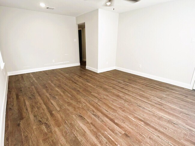 Photo - 711 S Houston Ave Unit B