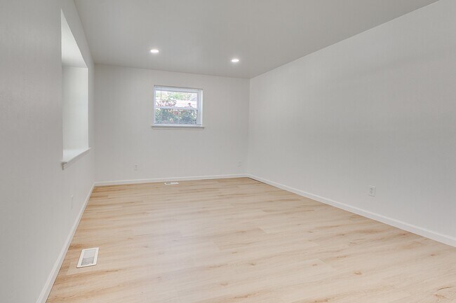 Photo - 1430 Westbrooke Terrace