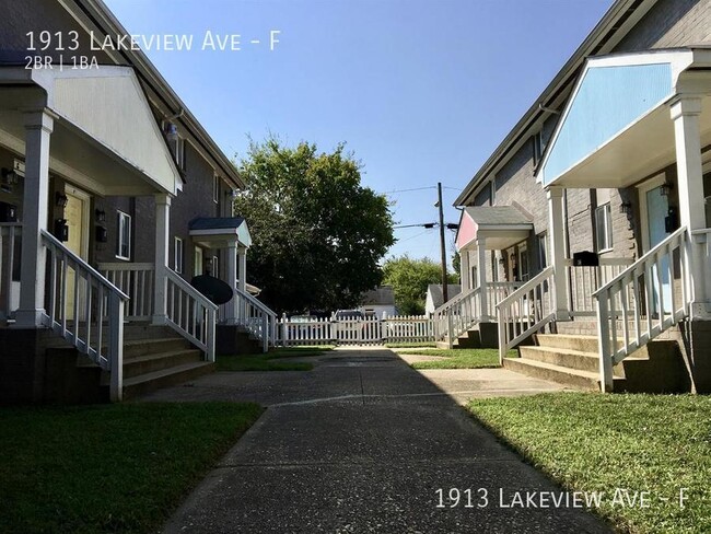 RENOVATED 2BD: Washer/Dryer IN UNIT & Off-... - RENOVATED 2BD: Washer/Dryer IN UNIT & Off-... Apartment Unit F