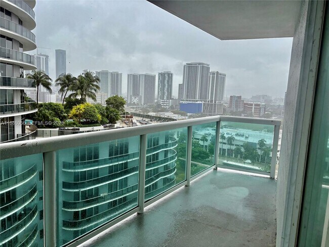 Photo - 1800 N Bayshore Dr Unit 1715