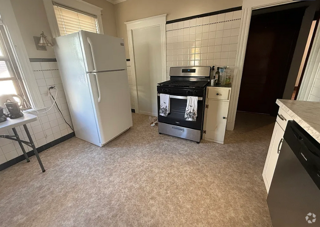 Building Photo - 55 Frederick Ave Unit 2 Rental