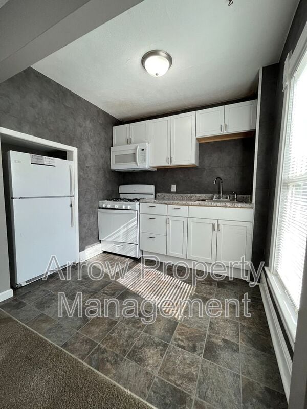 Building Photo - 445 N 25th St Unit 2 Rental