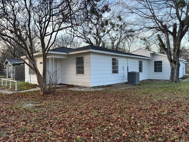 Building Photo - 108 E Kirby