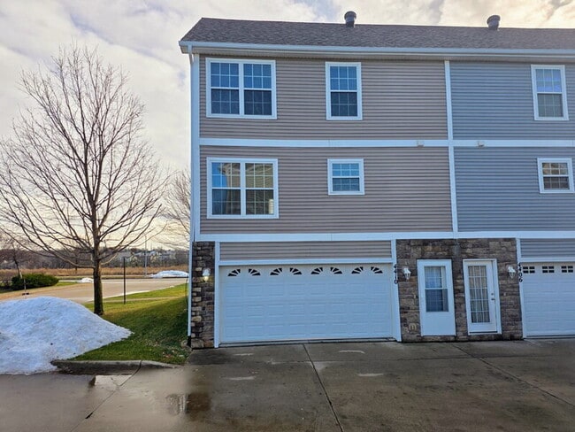 Photo - 4410 152 Street