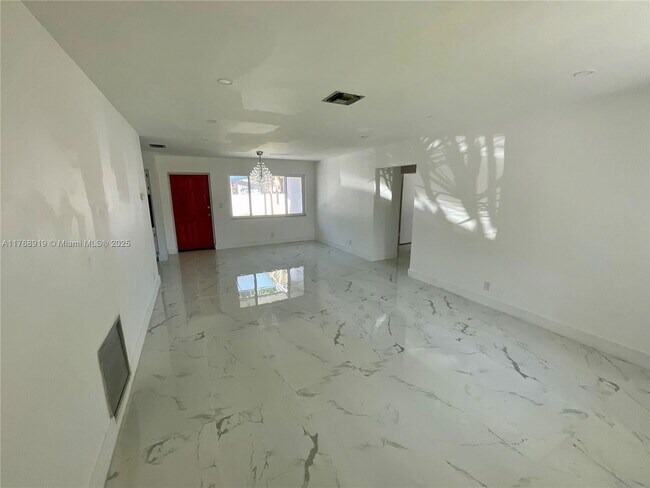 Photo - 1443 Harding St