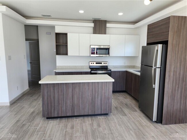 Photo - 23 Frio Ave Unidad 2