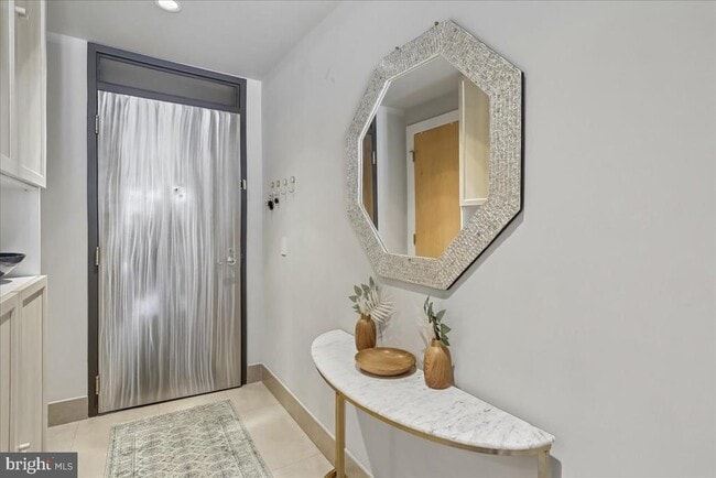 Photo - 1133 14th St NW Unidad 806
