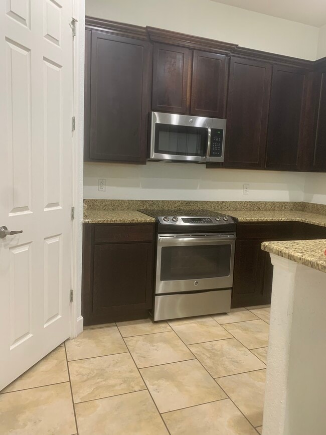 Photo - 2812 Plymouth PIace