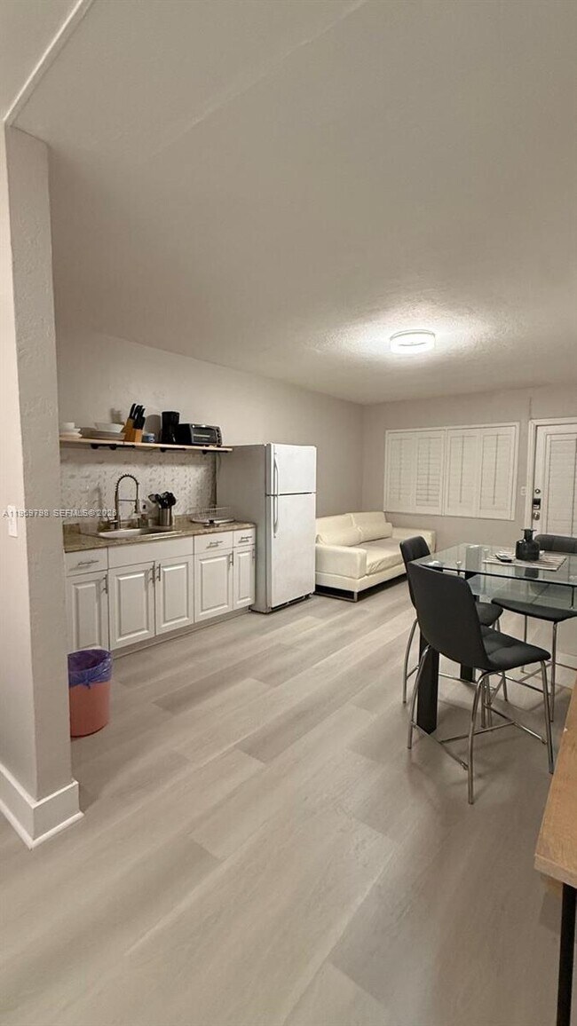 4201 Indian Creek Dr Unit 4