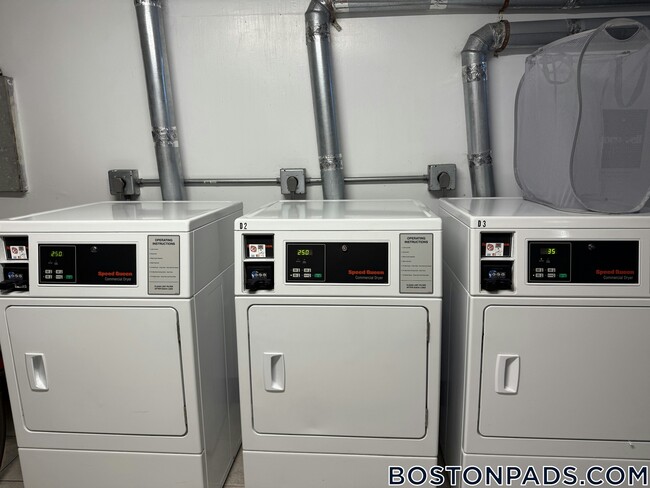 Photo - 17 Fairbanks St Unidad 11