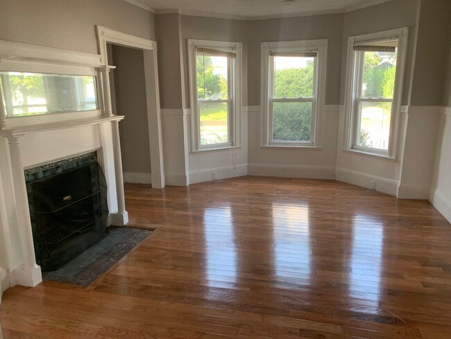 Building Photo - 3 Fifield St Unit 3