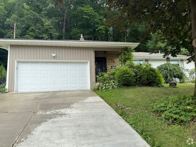 Building Photo - 908 Chestnut Ln Rental