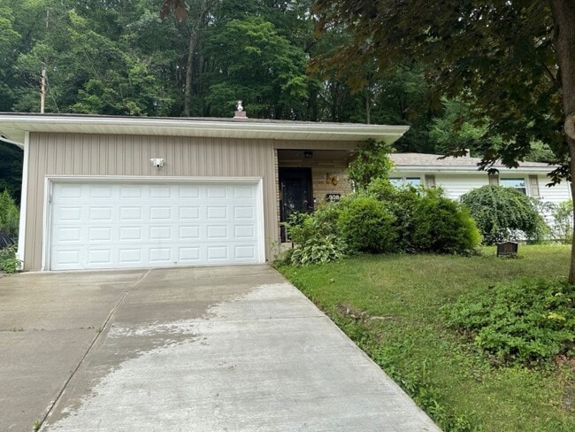 Photo - 908 Chestnut Ln House