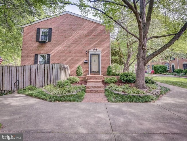 Photo - 514 S Henry St Townhome