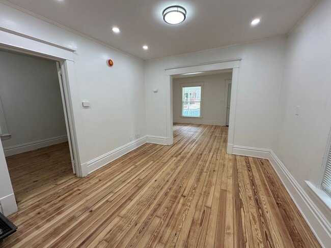 Photo - 1253 College Ave NE