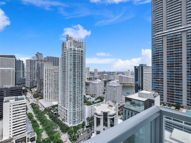 Building Photo - 1060 Brickell Ave Unit 3117
