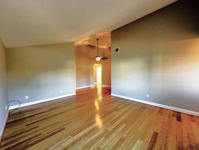 Photo - 1513 Mary Pl