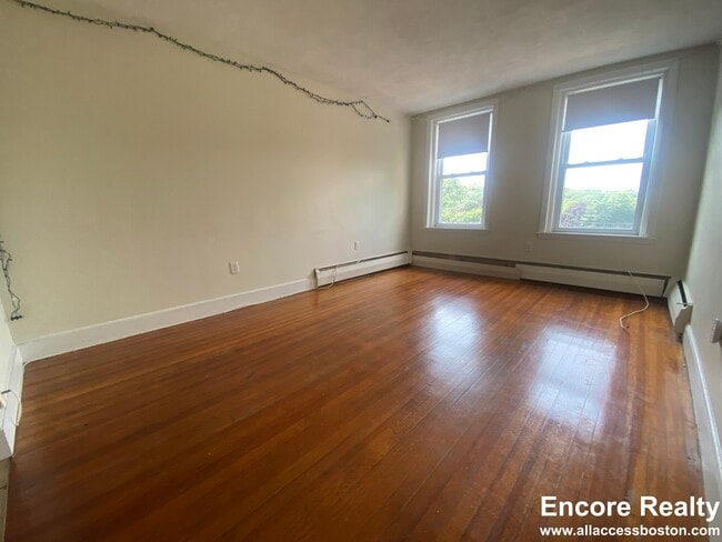 Photo - 312 Tappan St Unit 6