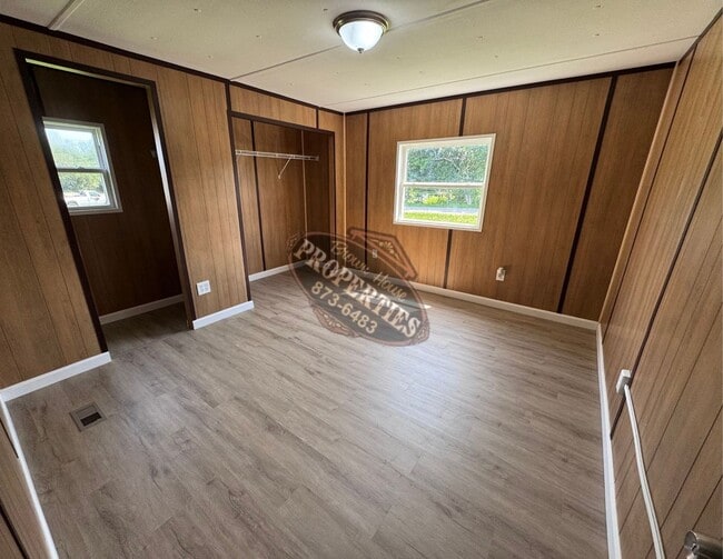 Photo - 1592 Hill Rd