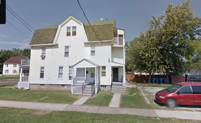 Photo - 1053 Washington Ave