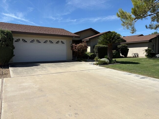 2-Bed, 2-Bath Condo in Bakersfield | Garag... - 2-Bed, 2-Bath Condo in Bakersfield | Garag...