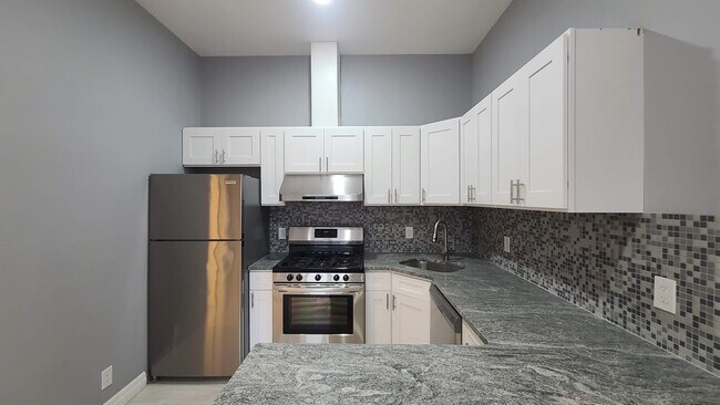 Photo - 100 Griffith St Unit 3R