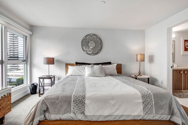 Photo - 1168 S Barrington Ave Unit 604