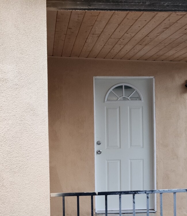 Photo - 1531 W 71st St