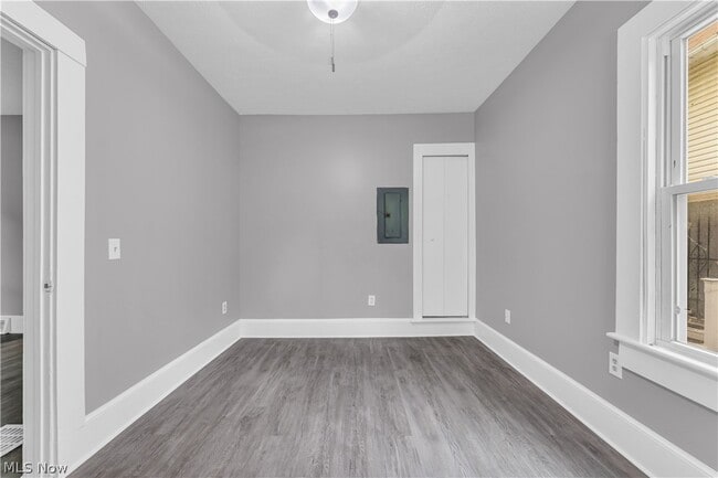 Building Photo - 2050 W 83rd St Unit 1/DN
