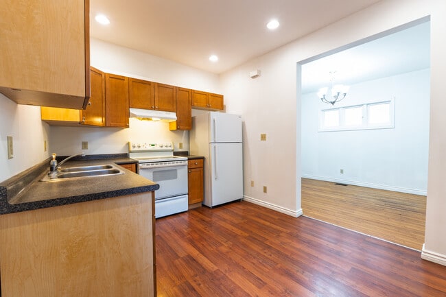 Photo - 125 Mavety St