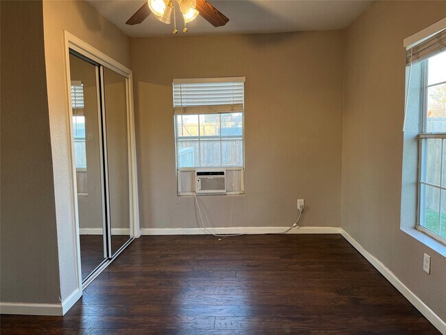 Photo - 623 E 28th St Casa