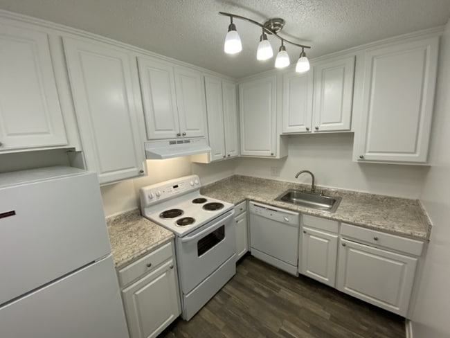 Photo - 1005 Hickory Hill Ln Unit F204