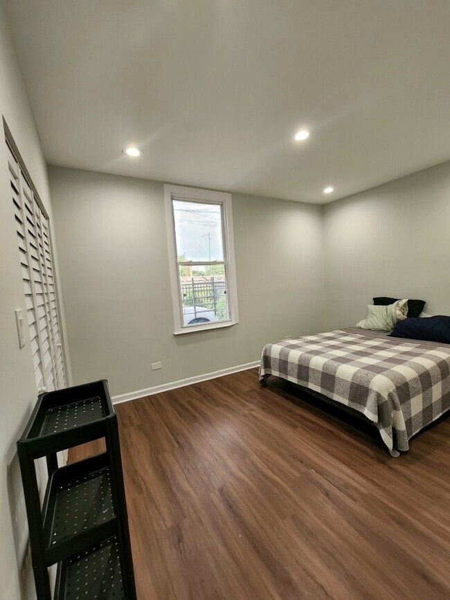 Photo - 1332 S Claremont Ave Unit 1