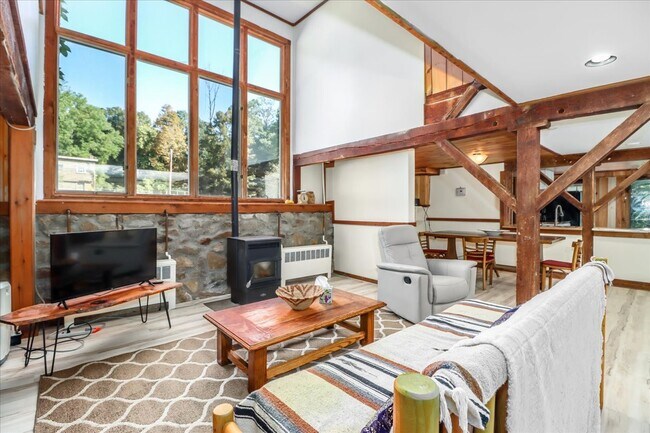 Photo - 155 Squash Hollow Rd Unidad 155 Squash Hollow Rd