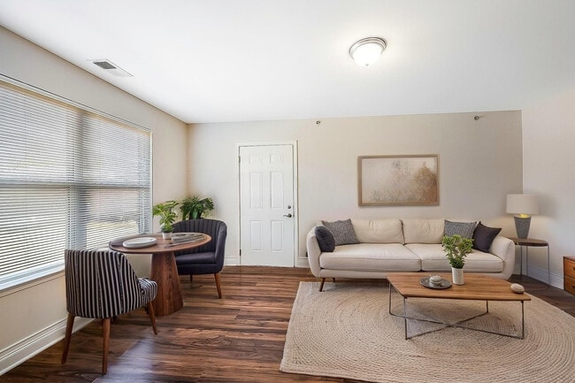 Apartamentos Clifton Place en Burlington, Carolina del Norte - Clifton Place Apartments