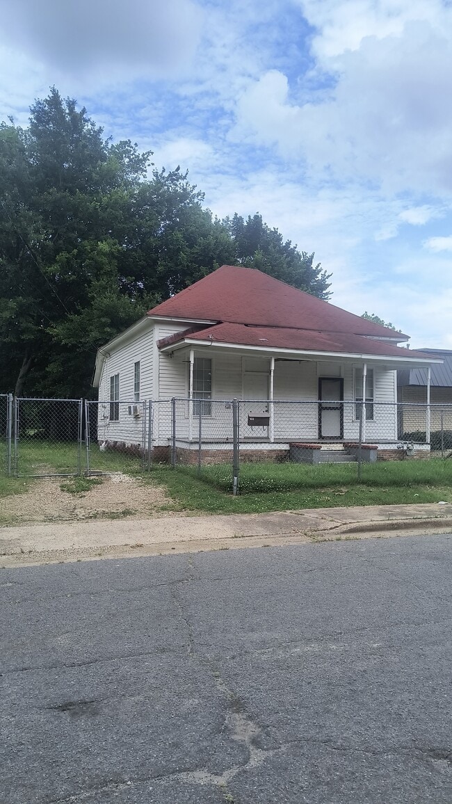 Photo - 707 S Tennessee St House