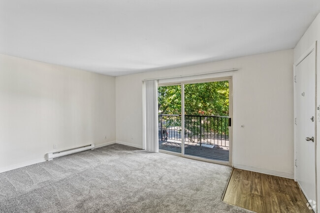 1BR, 1BA - 630SF - Living Room
